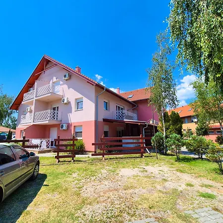 Apartahotel Ildiko Apartmanhaz Zamárdi