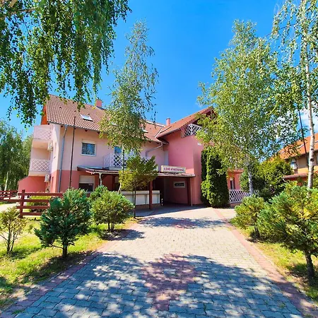 Ildiko Apartmanhaz Замарди