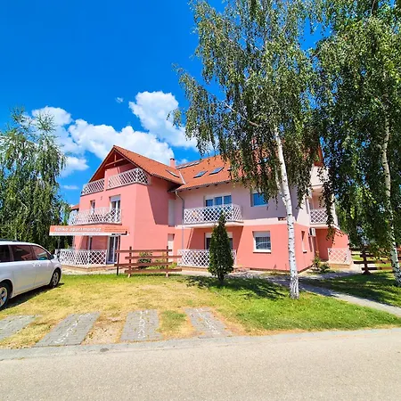 Ildiko Apartmanhaz 3* Zamárdi