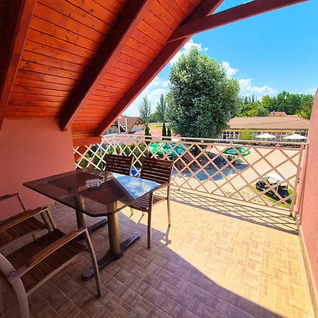 Apartahotel Ildiko Apartmanhaz Zamárdi