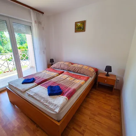 Ildiko Apartmanhaz 3* Zamárdi