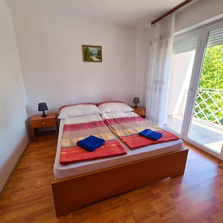 מלון דירות Ildiko Apartmanhaz