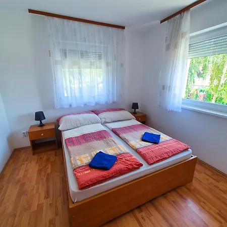 Ildiko Apartmanhaz Апарт-отель Замарди