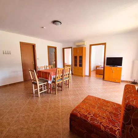 מלון דירות Ildiko Apartmanhaz זמראדי
