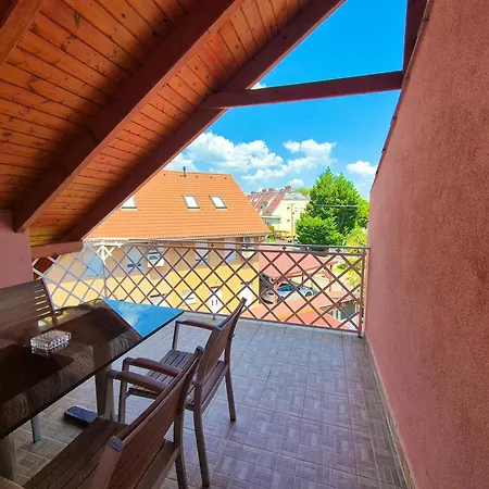 Ildiko Apartmanhaz 3* זמראדי