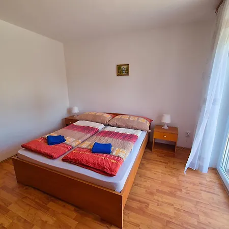 Ildiko Apartmanhaz מלון דירות 3*