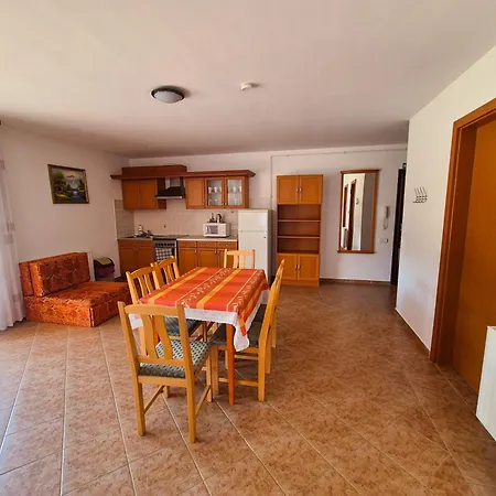 Ildiko Apartmanhaz Апарт-отель Замарди