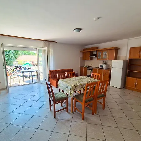 Apartahotel Ildiko Apartmanhaz Zamárdi