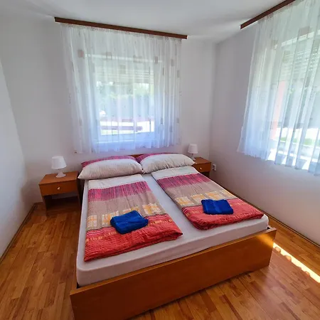 מלון דירות Ildiko Apartmanhaz זמראדי