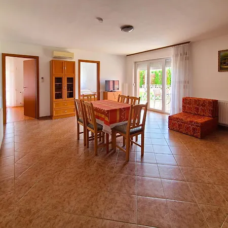 Ildiko Apartmanhaz 3*