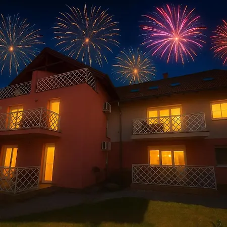 Ildiko Apartmanhaz Апарт-отель 3*