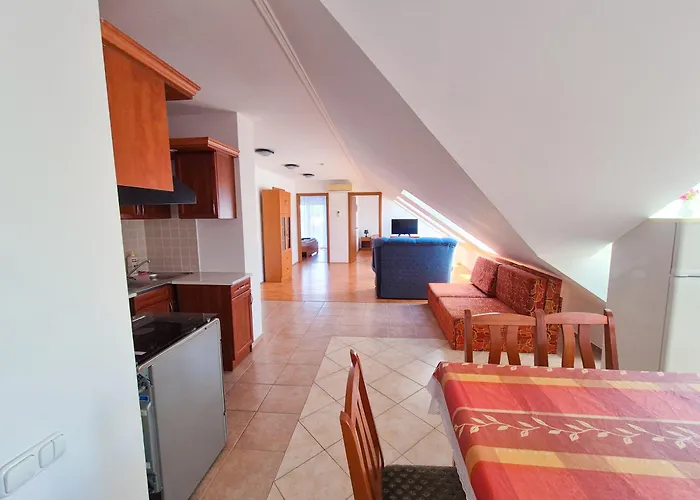 Ildiko Apartmanhaz Zamárdi