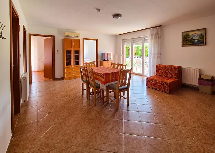 Ildiko Apartmanhaz 3*