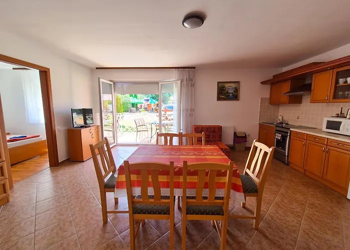 Ildiko Apartmanhaz Zamárdi